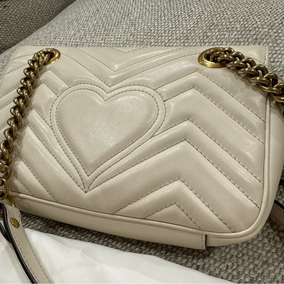 Authentic Gucci Marmont mini bag in white - Picture 16 of 16